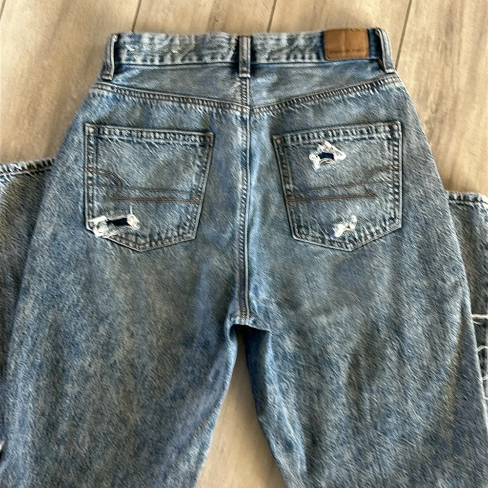 American Eagle Curvy MOM jeans size 4